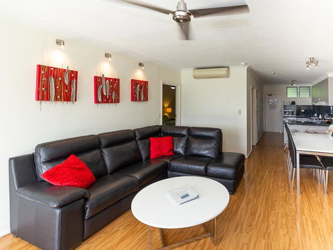Beach Lodges - Sunshine Coast Guide 32