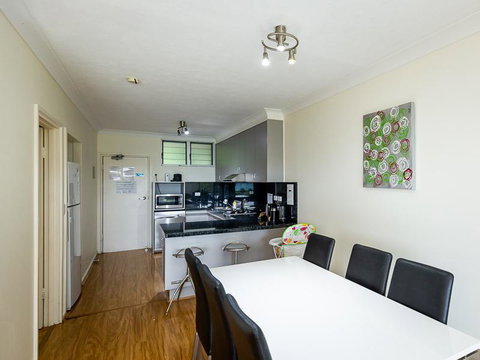 Beach Lodges - Sunshine Coast Guide 28