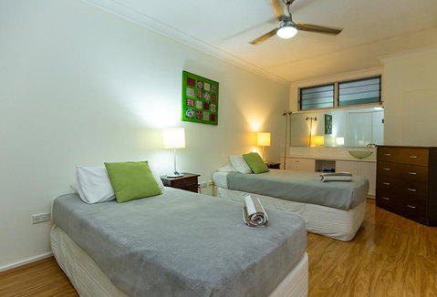 Beach Lodges - Sunshine Coast Guide 27