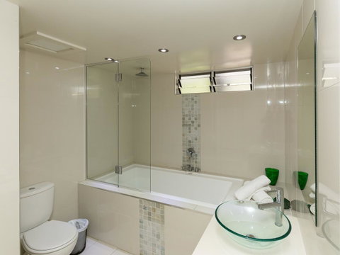Beach Lodges - Sunshine Coast Guide 12