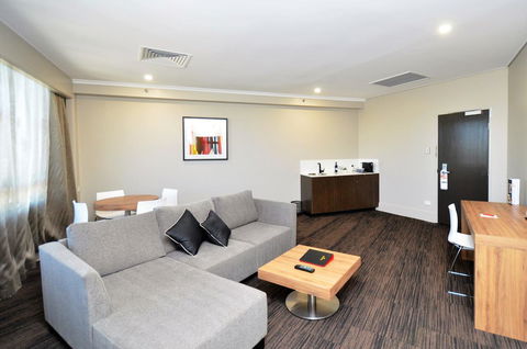 Hotel Grand Chancellor Townsville - Sunshine Coast Guide 2