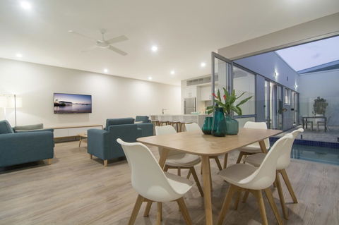 Pool Resort Port Douglas - Sunshine Coast Guide 37
