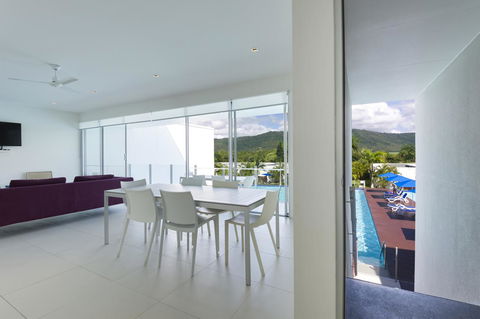 Pool Resort Port Douglas - Sunshine Coast Guide 19