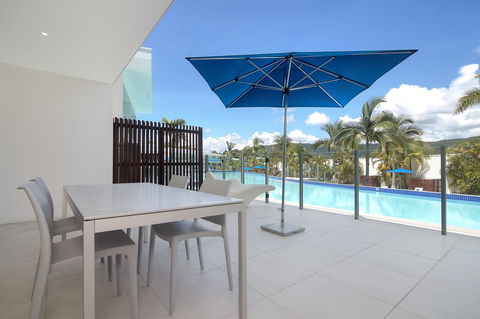 Pool Resort Port Douglas - Sunshine Coast Guide 9