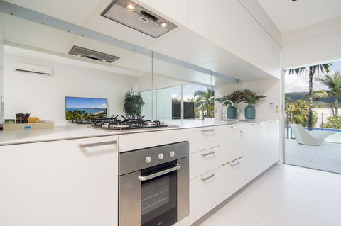 Pool Resort Port Douglas - Sunshine Coast Guide 8