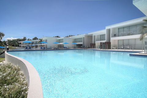 Pool Resort Port Douglas - Sunshine Coast Guide 3