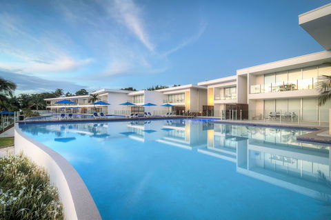 Pool Resort Port Douglas - Sunshine Coast Guide 0