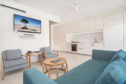Pool Resort Port Douglas - Sunshine Coast Guide 7