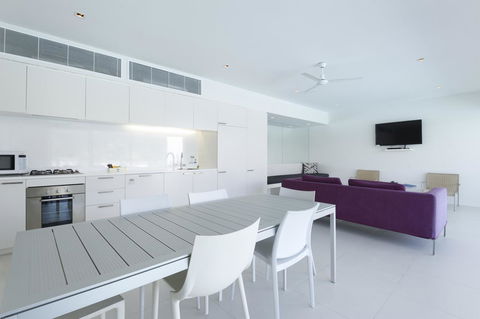 Pool Resort Port Douglas - Sunshine Coast Guide 21