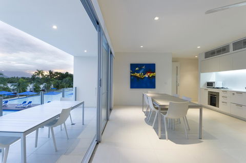 Pool Resort Port Douglas - Sunshine Coast Guide 16