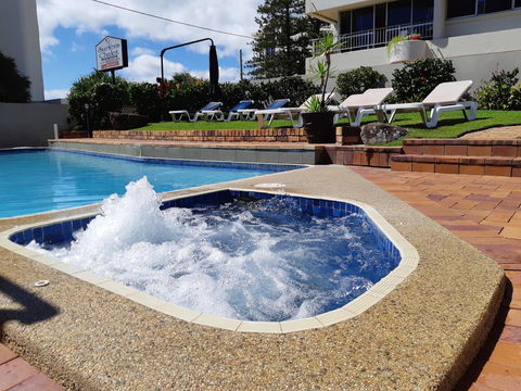 Surfers Chalet - Sunshine Coast Guide 2