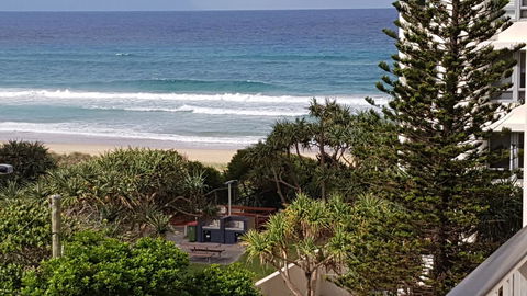 Surfers Chalet - Sunshine Coast Guide 23