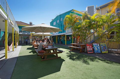 Backpackers In Paradise 18-35 Hostel - Sunshine Coast Guide 15
