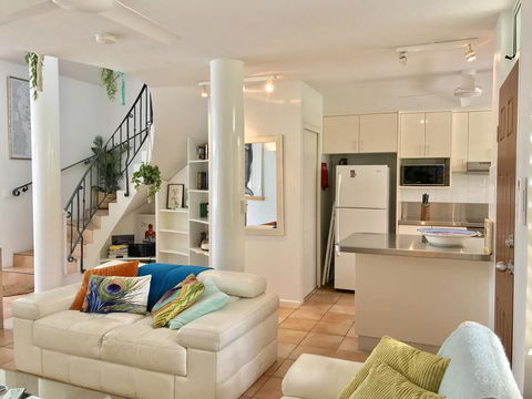 [ ANDY'S BEACH HOUSE ] - Sunshine Coast Guide 35