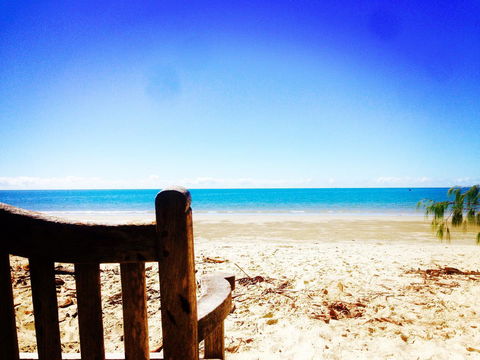 [ ANDY'S BEACH HOUSE ] - Sunshine Coast Guide 3