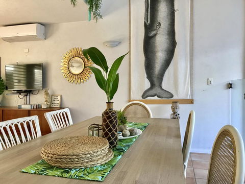 [ ANDY'S BEACH HOUSE ] - Sunshine Coast Guide 40