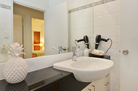 [ ANDY'S BEACH HOUSE ] - Sunshine Coast Guide 28