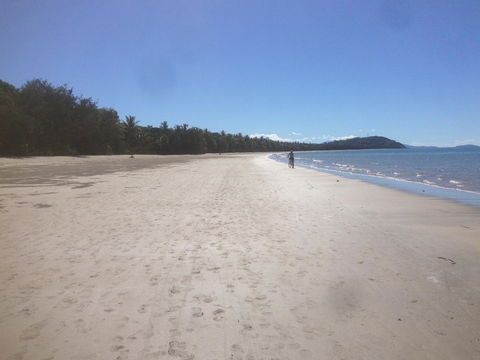 [ ANDY'S BEACH HOUSE ] - Sunshine Coast Guide 2