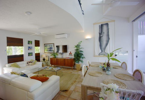 [ ANDY'S BEACH HOUSE ] - Sunshine Coast Guide 34