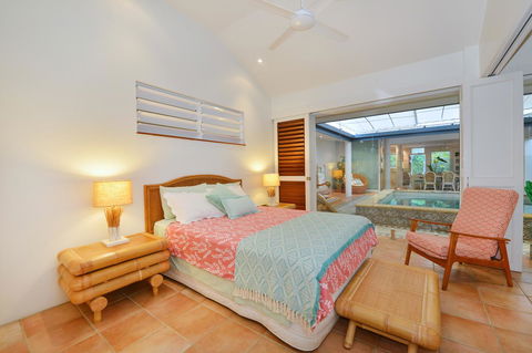 [ ANDY'S BEACH HOUSE ] - Sunshine Coast Guide 24