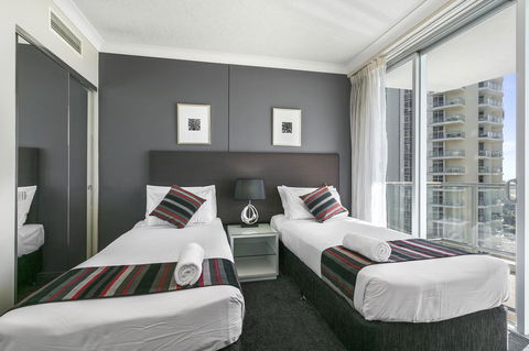 Mantra Towers Of Chevron - Sunshine Coast Guide 21