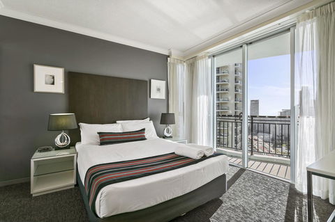 Mantra Towers Of Chevron - Sunshine Coast Guide 22