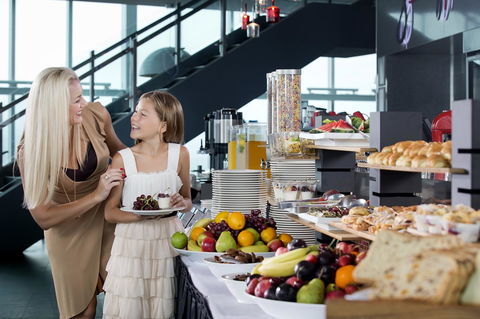 Q1 Resort & Spa - Official - Sunshine Coast Guide 21