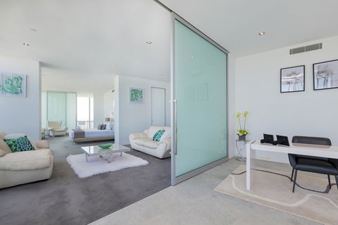 Q1 Resort & Spa - Official - Sunshine Coast Guide 40