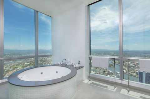 Q1 Resort & Spa - Official - Sunshine Coast Guide 28