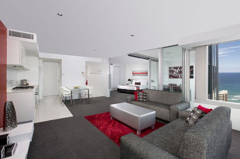 Q1 Resort & Spa - Official - Sunshine Coast Guide 27