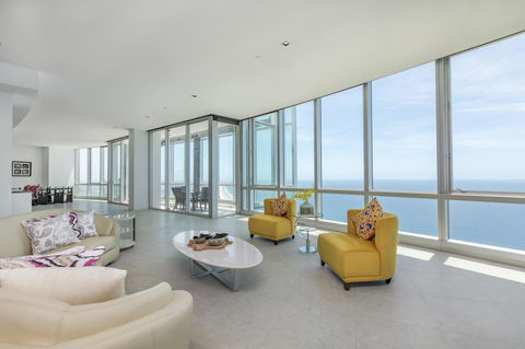 Q1 Resort & Spa - Official - Sunshine Coast Guide 13