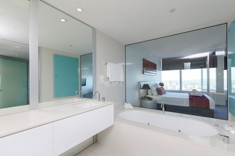 Q1 Resort & Spa - Official - Sunshine Coast Guide 39