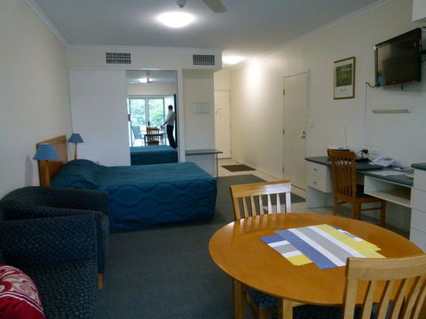 Madison Ocean Breeze Apartments - Sunshine Coast Guide 27