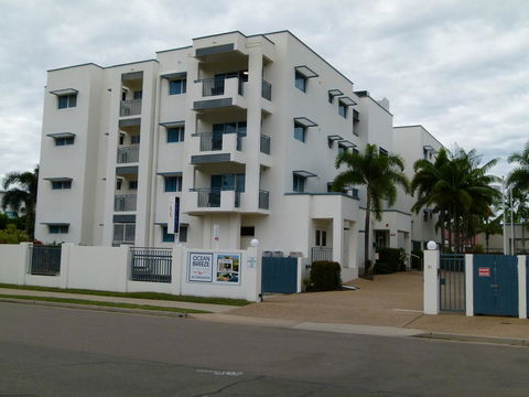 Madison Ocean Breeze Apartments - Sunshine Coast Guide 2