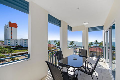 Madison Ocean Breeze Apartments - Sunshine Coast Guide 13