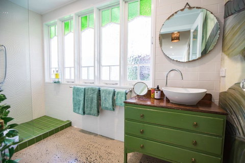 Jamaica Beach House - Sunshine Coast Guide 37