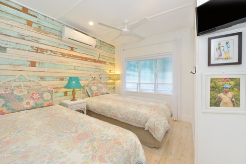 Jamaica Beach House - Sunshine Coast Guide 43