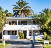 Jamaica Beach House - Sunshine Coast Guide