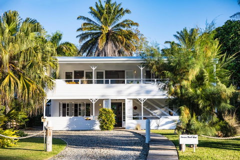 Jamaica Beach House - Sunshine Coast Guide 0