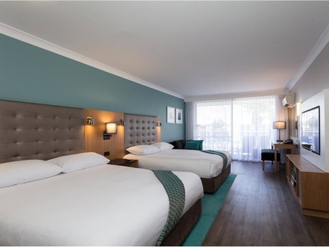 Sea World Resort - Sunshine Coast Guide 1