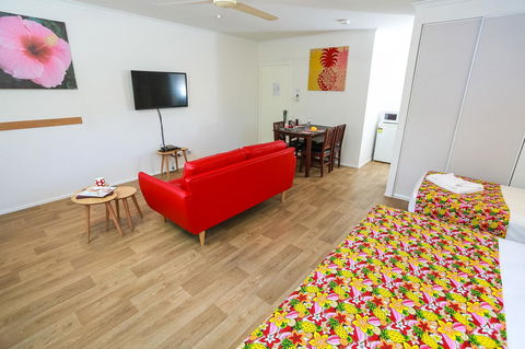 Port Douglas Motel - Sunshine Coast Guide 7