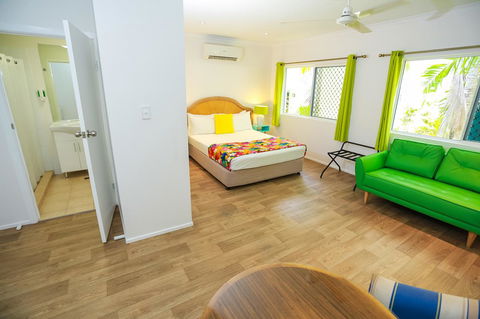Port Douglas Motel - Sunshine Coast Guide 11