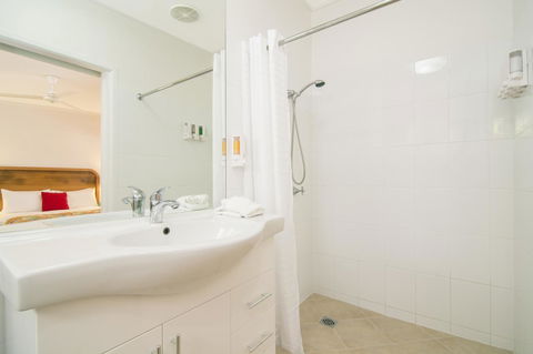 Port Douglas Motel - Sunshine Coast Guide 39