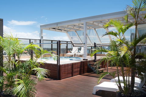Tiki Hotel Apartments Surfers Paradise - Sunshine Coast Guide 0