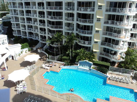 Broadbeach Holiday Apartments - Sunshine Coast Guide 1