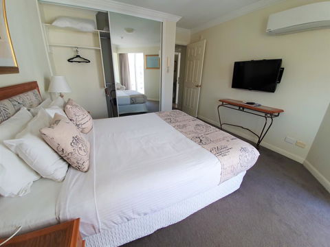 Broadbeach Holiday Apartments - Sunshine Coast Guide 13