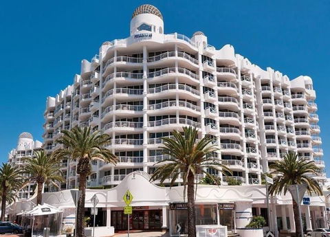 Broadbeach Holiday Apartments - Sunshine Coast Guide 42