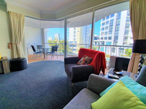 Broadbeach Holiday Apartments - Sunshine Coast Guide 3