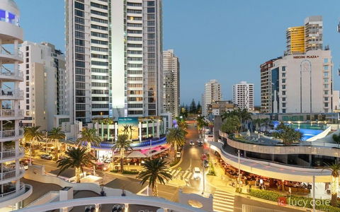 Broadbeach Holiday Apartments - Sunshine Coast Guide 36