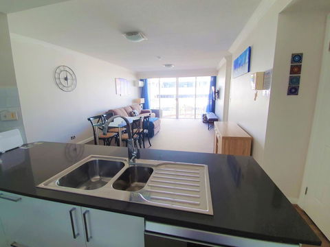 Broadbeach Holiday Apartments - Sunshine Coast Guide 11